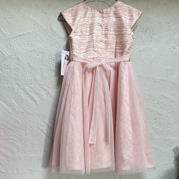 Girls dress 👗 - Picture 3 of 6